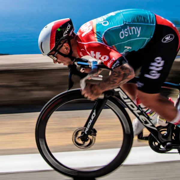 Casque EKOI AERODINAMICA BY PINIFARINA NOIR ROUGE (8) Casque EKOI AERODINAMICA BY PINIFARINA NOIR ROUGE (8)