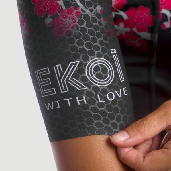 combinaison-triathlon-femme-ekoi-x-nathalie-simon (3) combinaison-triathlon-femme-ekoi-x-nathalie-simon (3)