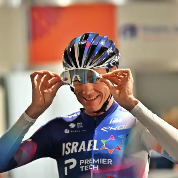 lunettes-electroniques-ekoi-e-lens-blanc-revo-rouge (4) lunettes-electroniques-ekoi-e-lens-blanc-revo-rouge (4)